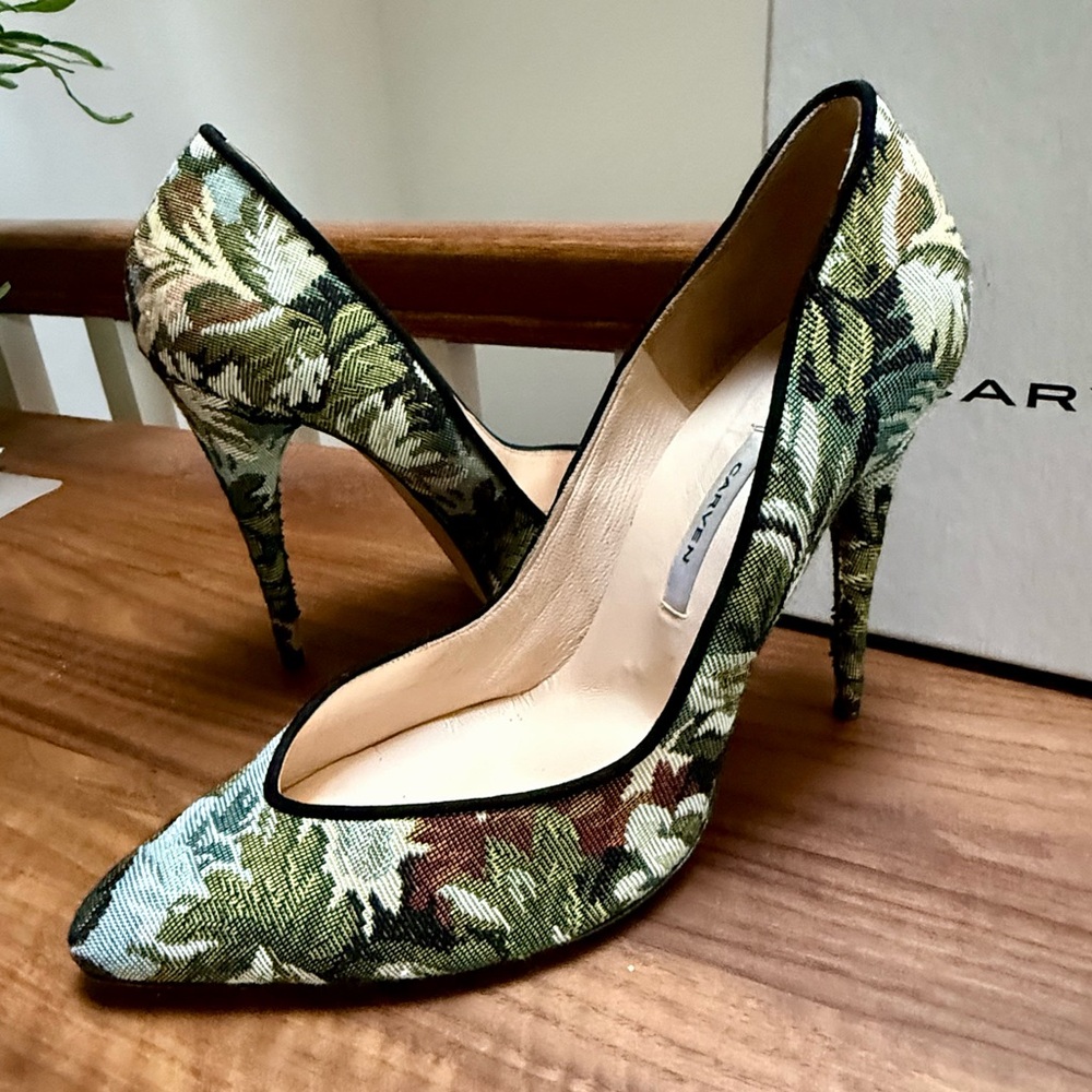 RARE Tapestry and Leather Carven Pumps Heels 41 10.5 Made in Italy